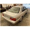 Image 16 : PARKSVILLE - 1998 TOYOTA CAMRY SILVER 140802 KMS - B143894