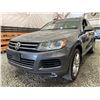 Image 2 : PARKSVILLE - 2012 VOLKSWAGEN TOUAREG GREY 252357 KMS - D010248