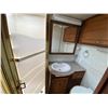 Image 39 : PARKSVILLE - 2001 FREIGHTLINER FLEETWOOD WHITE - DH38541