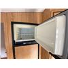 Image 31 : Parksville - 1998 West wind Fifth wheel White  - D980560
