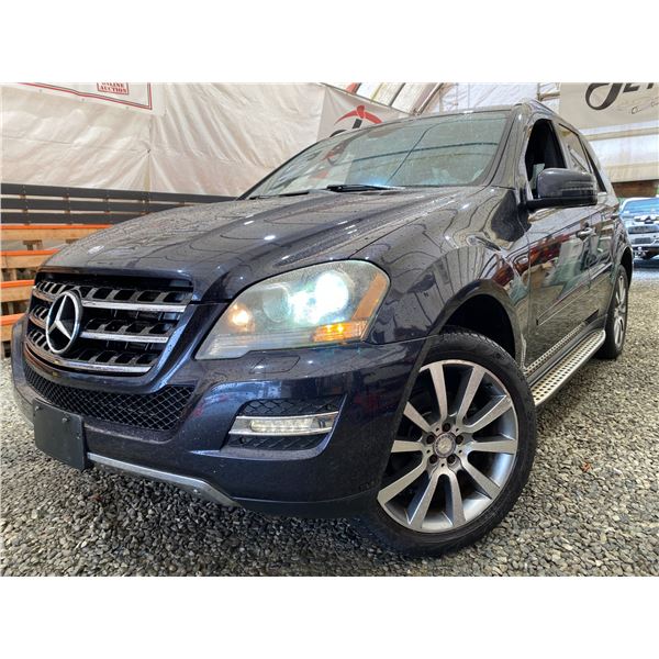 PARKSVILLE - 2011 MERCEDES-BENZ M-CLASS NAVY 212315 KMS - D667367