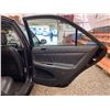 Image 41 : PARKSVILLE - 2004 TOYOTA CAMRY BLACK 382936 KMS - B501034