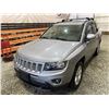 Image 3 : PARKSVILLE - 2016 JEEP COMPASS GRAY 193512 KMS - B579296