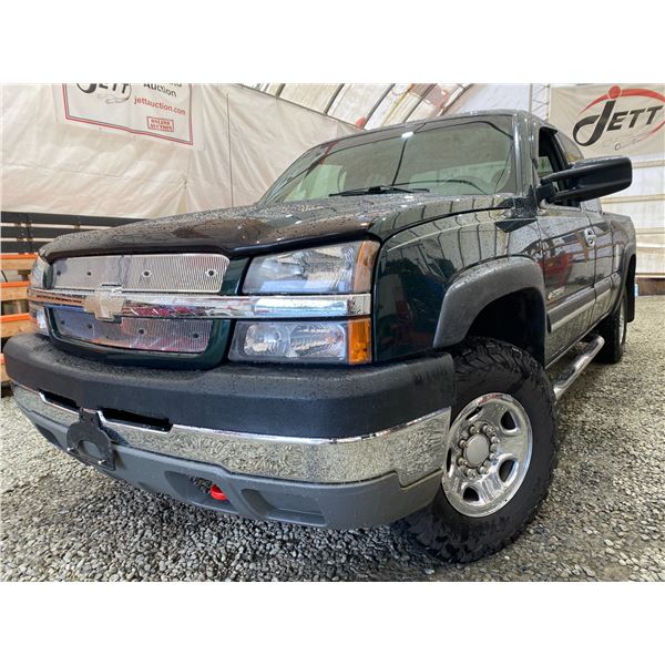 PARKSVILLE - 2003 CHEVROLET SILVERADO GREEN 131467 KMS - D141826
