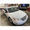 Image 10 : PARKSVILLE - 2014 CHRYSLER 200 WHITE 198909 KMS - D197030