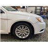 Image 25 : PARKSVILLE - 2014 CHRYSLER 200 WHITE 198909 KMS - D197030