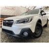 Image 1 : PARKSVILLE - 2018 SUBARU OUTBACK WHITE 143666 KMS - D223227