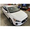 Image 10 : PARKSVILLE - 2019 HYUNDAI ELANTRA GT WHITE 182946 KMS - B101547