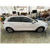 Image 12 : PARKSVILLE - 2019 HYUNDAI ELANTRA GT WHITE 182946 KMS - B101547