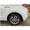 Image 29 : PARKSVILLE - 2019 HYUNDAI ELANTRA GT WHITE 182946 KMS - B101547
