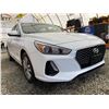 Image 8 : PARKSVILLE - 2019 HYUNDAI ELANTRA GT WHITE 182946 KMS - B101547