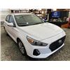 Image 9 : PARKSVILLE - 2019 HYUNDAI ELANTRA GT WHITE 182946 KMS - B101547
