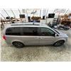 Image 13 : PARKSVILLE - 2017 DODGE GRAND CARAVAN GREY 200636 KMS - D607471