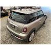 Image 16 : PARKSVILLE - 2009 MINI COOPER GOLD 115082 KMS - BW81574