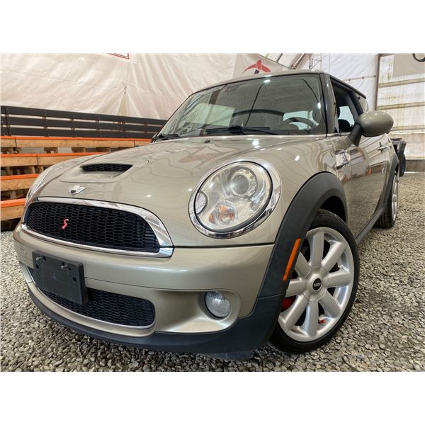 PARKSVILLE - 2009 MINI COOPER GOLD 115082 KMS - BW81574