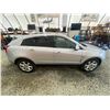 Image 12 : PARKSVILLE - 2010 CADILLAC SRX SILVER 309742 KMS - D588244