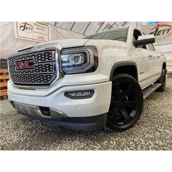 PARKSVILLE - 2017 GMC SIERRA WHITE 197024 KMS - D477404