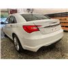 Image 20 : PARKSVILLE - 2014 CHRYSLER 200 WHITE 198909 KMS - D197030