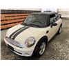 Image 3 : PARKSVILLE - 2010 MINI COOPER WHITE 164466 KMS - DZ63100