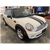 Image 9 : PARKSVILLE - 2010 MINI COOPER WHITE 164466 KMS - DZ63100