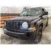 Image 3 : PARKSVILLE - 2008 JEEP PATRIOT BLACK 357059 KMS - D631685
