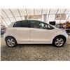 Image 11 : PARKSVILLE - 2007 TOYOTA YARIS WHITE 297753 KMS - B078877