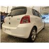 Image 14 : PARKSVILLE - 2007 TOYOTA YARIS WHITE 297753 KMS - B078877