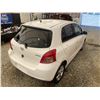 Image 16 : PARKSVILLE - 2007 TOYOTA YARIS WHITE 297753 KMS - B078877