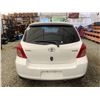 Image 18 : PARKSVILLE - 2007 TOYOTA YARIS WHITE 297753 KMS - B078877