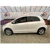 Image 23 : PARKSVILLE - 2007 TOYOTA YARIS WHITE 297753 KMS - B078877