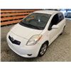Image 4 : PARKSVILLE - 2007 TOYOTA YARIS WHITE 297753 KMS - B078877