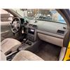 Image 38 : PARKSVILLE - 2005 CHEVROLET COBALT YELLOW 176324 KMS - B631808