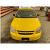 Image 7 : PARKSVILLE - 2005 CHEVROLET COBALT YELLOW 176324 KMS - B631808