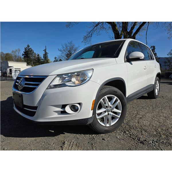 DUNCAN - 2011 VOLKSWAGEN TIGUAN WHITE  216714 KMS - J510430