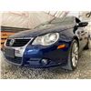 Image 2 : PARKSVILLE - 2010 VOLKSWAGEN EOS BLUE 107851 KMS - D013361