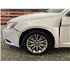 Image 31 : PARKSVILLE - 2014 CHRYSLER 200 WHITE 198909 KMS - D197030