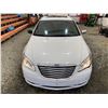 Image 7 : PARKSVILLE - 2014 CHRYSLER 200 WHITE 198909 KMS - D197030