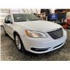 Image 8 : PARKSVILLE - 2014 CHRYSLER 200 WHITE 198909 KMS - D197030