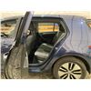 Image 45 : PARKSVILLE - 2016 VW E GOLF BLUE 82835 KMS - D915011
