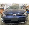 Image 5 : PARKSVILLE - 2016 VW E GOLF BLUE 82835 KMS - D915011
