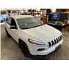 Image 10 : PARKSVILLE - 2014 JEEP CHEROKEE WHITE 165001 KMS - P302629