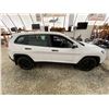 Image 12 : PARKSVILLE - 2014 JEEP CHEROKEE WHITE 165001 KMS - P302629