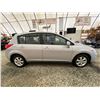 Image 11 : PARKSVILLE - 2012 NISSAN VERSA GRAY 151558 KMS - B804519