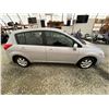 Image 12 : PARKSVILLE - 2012 NISSAN VERSA GRAY 151558 KMS - B804519