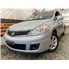 Image 1 : PARKSVILLE - 2012 NISSAN VERSA GRAY 151558 KMS - B804519