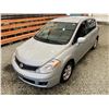 Image 4 : PARKSVILLE - 2012 NISSAN VERSA GRAY 151558 KMS - B804519