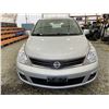 Image 6 : PARKSVILLE - 2012 NISSAN VERSA GRAY 151558 KMS - B804519