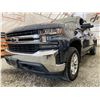 Image 2 : PARKSVILLE - 2020 CHEVROLET SILVERADO GREY 174171 KMS - D352893