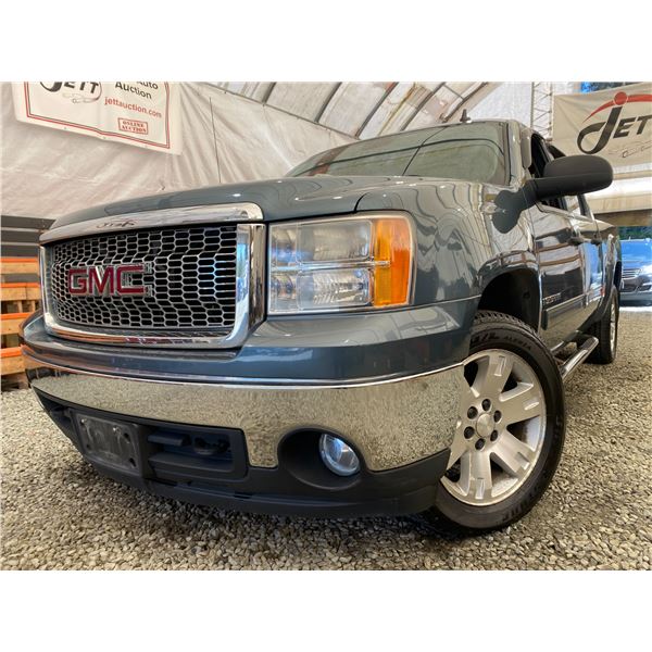 PARKSVILLE - 2008 GMC SIERRA BLUE 195803 KMS - D123341