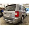 Image 14 : PARKSVILLE - 2016 CHRYSLER TOWN AND COUNTRY SILVER  114381 KMS - D212414